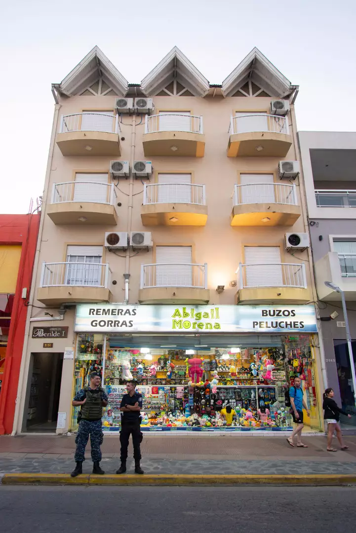 Fachada de Complejo Berilde I en San Clemente del Tuyú